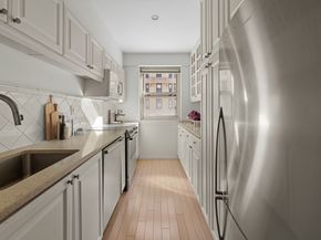 120 East 81st Street 9G, New York NY 10028