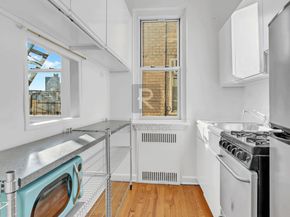 310 West 55th Street 6K, New York NY 10019