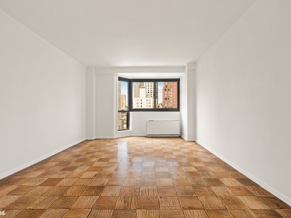 1725 York Avenue 17G, New York NY 10128