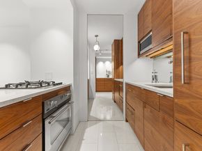 305 East 24th Street 20M, New York NY 10010