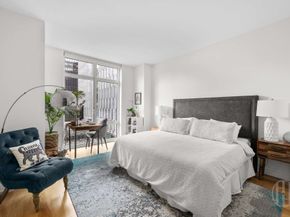 555 West 59th Street 11F, New York NY 10019