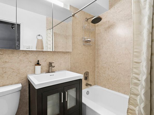 233 East 69th Street 5F, New York NY 10021