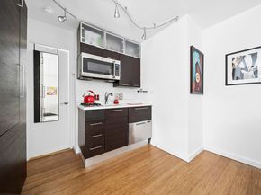 233 East 69th Street 5F, New York NY 10021