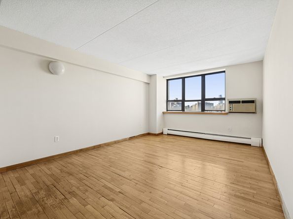 300 West 110th Street 19J, New York NY 10025