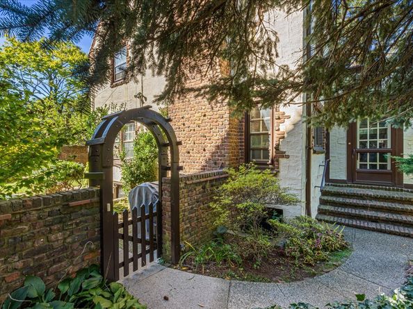 23 Whitson Street, Queens NY 11375