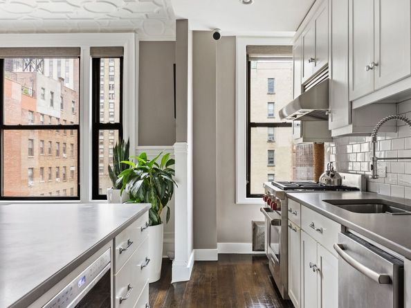 200 West 54th Street 10F, New York NY 10019