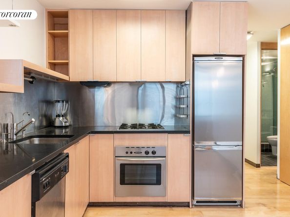 301 East 45th Street 3B, New York NY 10017