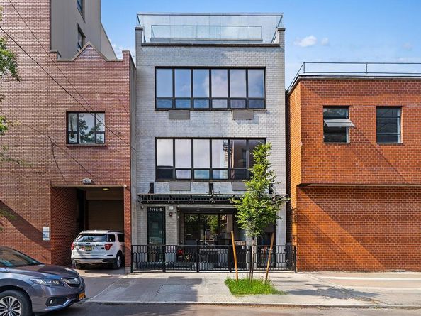 5-12 51st Avenue 2A, Queens NY 11101