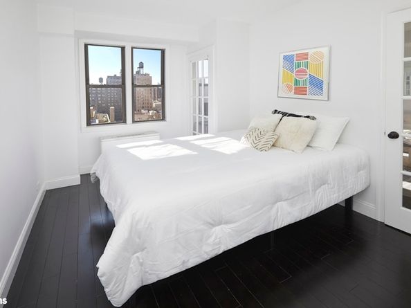 201 East 21st Street 15G, New York NY 10010