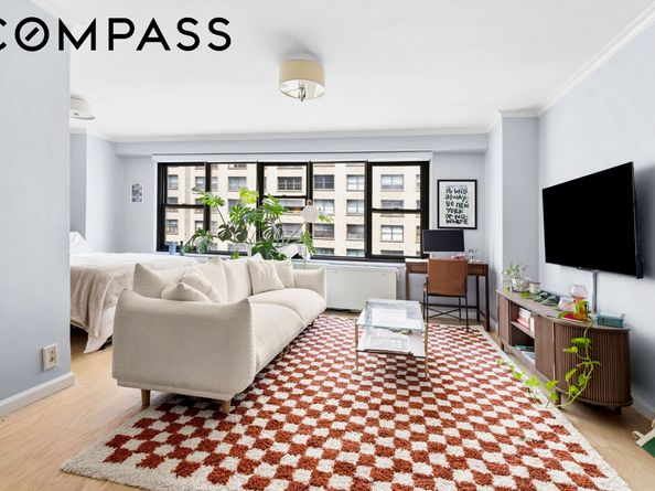 220 East 57th Street 9F, New York NY 10022