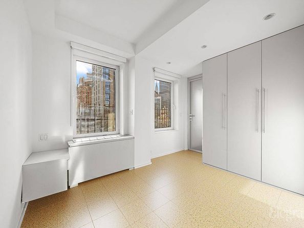 400 East 52nd Street 14G, New York NY 10022