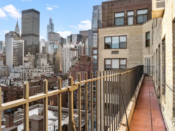 400 East 52nd Street 14G, New York NY 10022