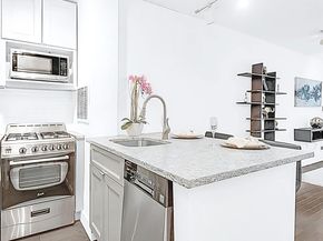 240 East 35th Street 8C, New York NY 10016