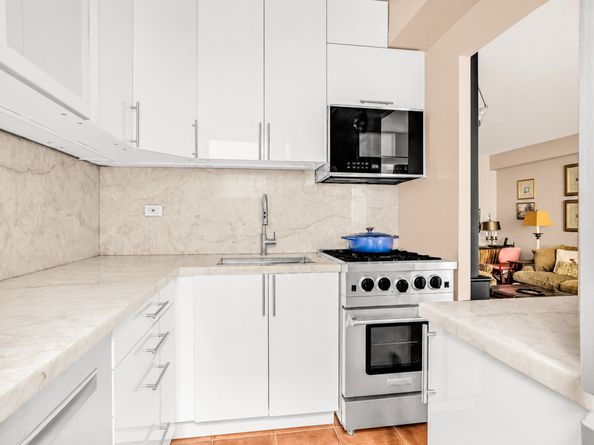 215 East 79th Street 7E, New York NY 10075