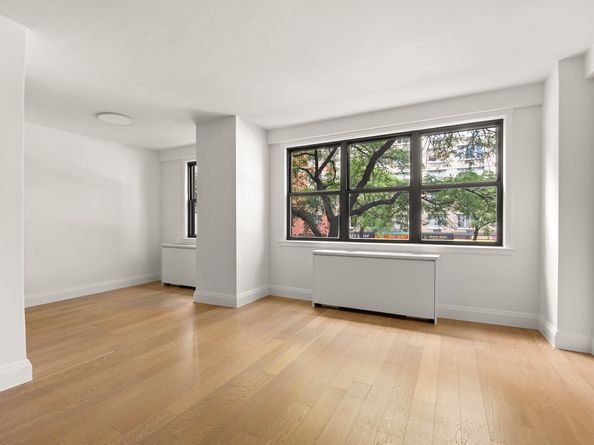 201 East 28th Street 2P, New York NY 10016