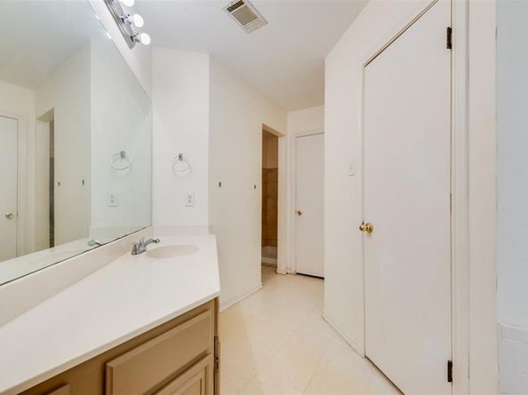 225  Juniper Ridge Court , DeSoto Texas 75115