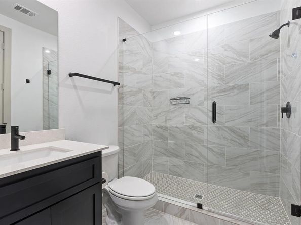 2635  Carmelita Street , Dallas Texas 75212