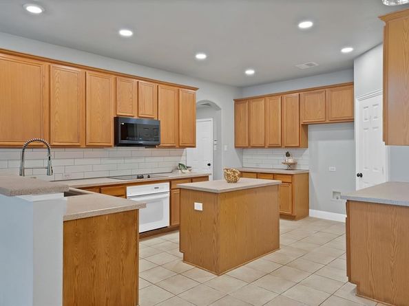 1108  Huntington Trail , Mansfield Texas 76063
