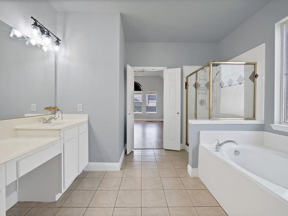 1108  Huntington Trail , Mansfield Texas 76063