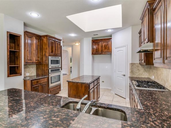 1404  Majestic Meadows Drive , Glenn Heights Texas 75154