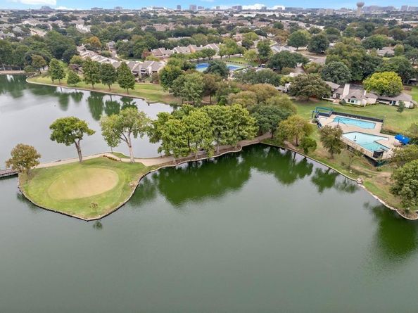 2901  Country Place Circle , Carrollton Texas 75006