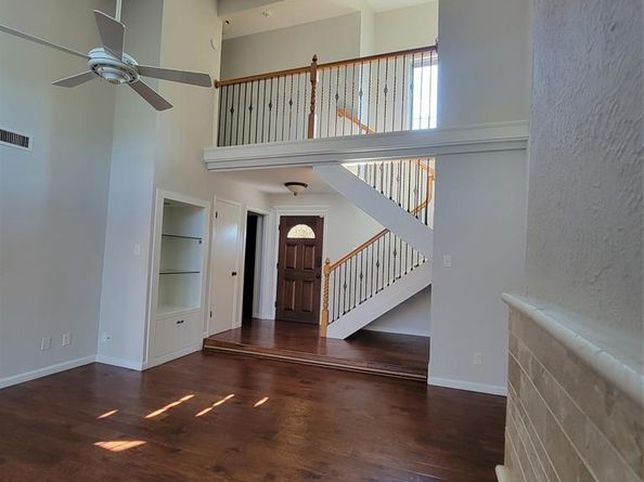 2901  Country Place Circle , Carrollton Texas 75006