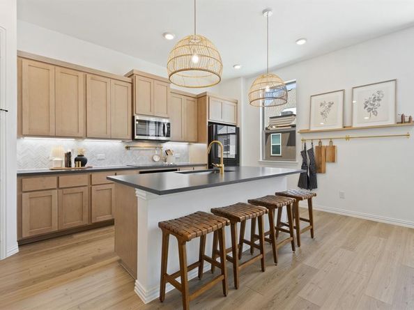 7577  Laburnam Road , Dallas Texas 75228
