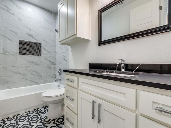 1963  Dennison Street , Dallas Texas 75212