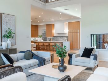 7319  Casa Loma Avenue 