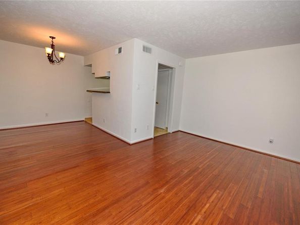 4317  Hartford Street  107, Dallas Texas 75219