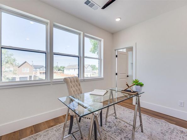 2412  Jeffries Street , Dallas Texas 75215