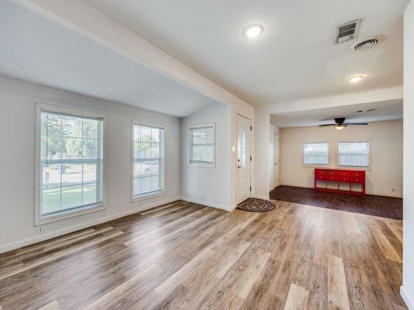 1513  Lakeside Drive , Garland Texas 75042