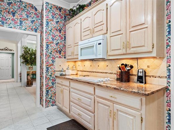 1310  Brittany Lane , Mansfield Texas 76063