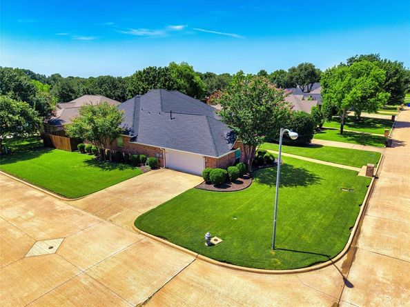 1310  Brittany Lane , Mansfield Texas 76063