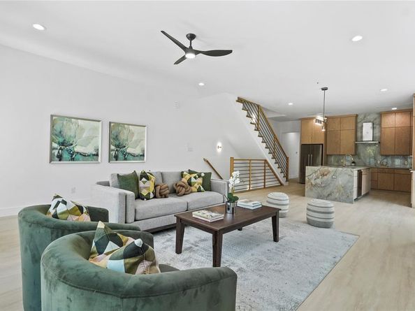 1821  Pollard Street , Dallas Texas 75208