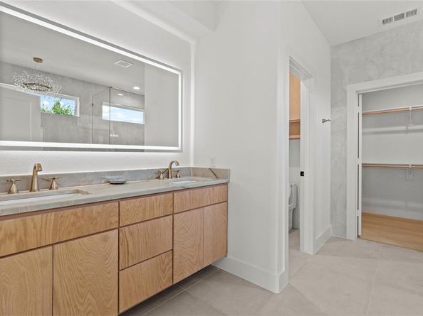 1821  Pollard Street , Dallas Texas 75208