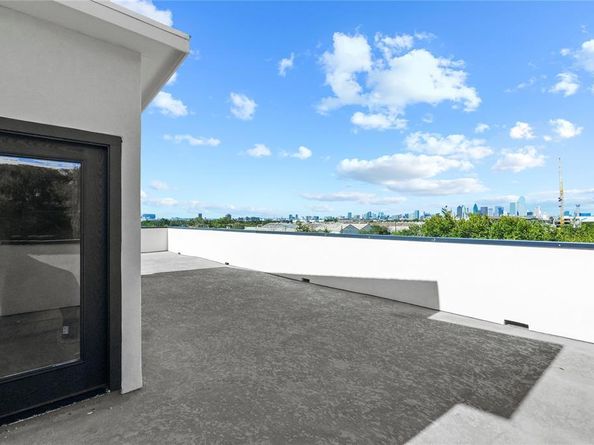 1821  Pollard Street , Dallas Texas 75208