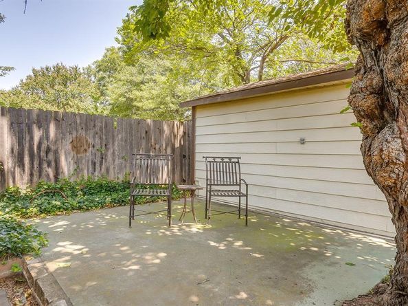 2415  Embrey Place , Fort Worth Texas 76111
