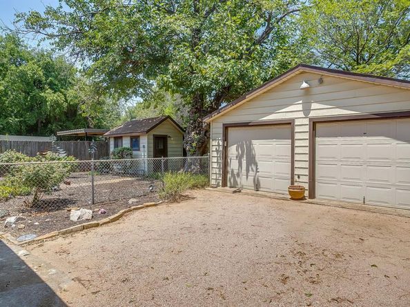2415  Embrey Place , Fort Worth Texas 76111