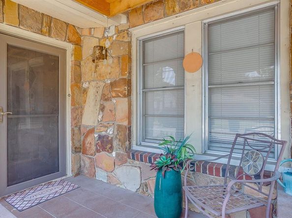 2415  Embrey Place , Fort Worth Texas 76111