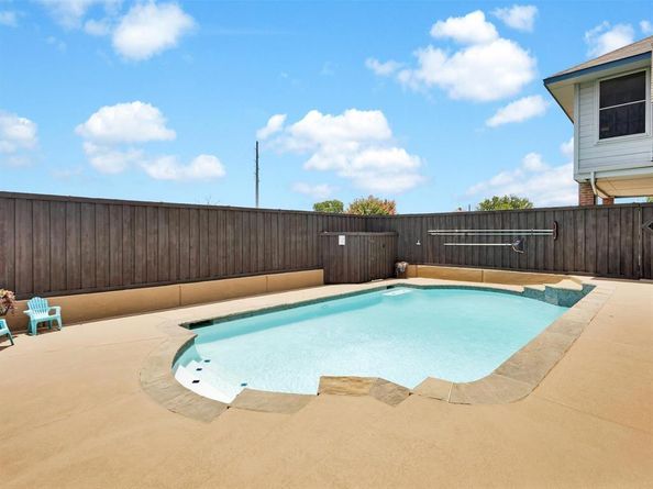 806  Red Oak Drive , Lewisville Texas 75067