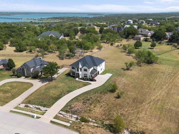 847  Bentwater Parkway , Grand Prairie Texas 75104