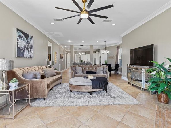 847  Bentwater Parkway , Grand Prairie Texas 75104