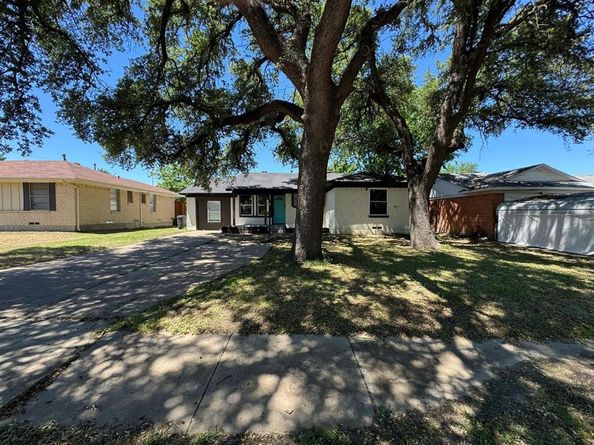 3525  Hilton Drive  , Mesquite Texas 75150