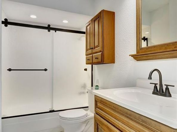 1  Easy Street , Hickory Creek Texas 75065