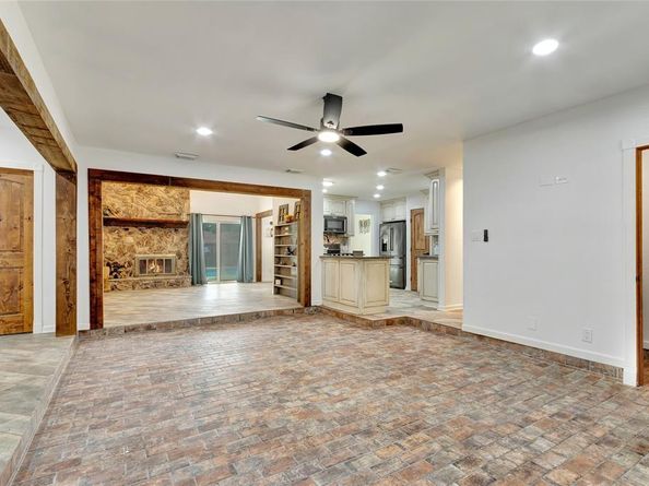 1  Easy Street , Hickory Creek Texas 75065