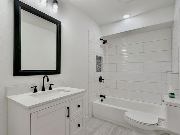 1  Easy Street , Hickory Creek Texas 75065