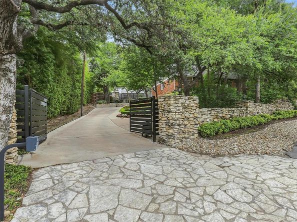 208  Rockwood Park Drive , Fort Worth Texas 76107