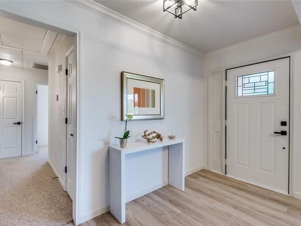 4714  Crownpoint Circle , Dallas Texas 75232