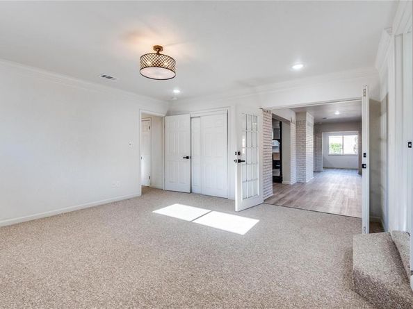 4714  Crownpoint Circle , Dallas Texas 75232